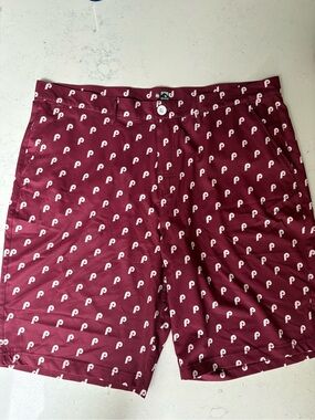 Men's Athletic Shorts - Maroon with White Pattern